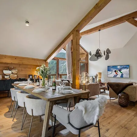 Luxury Penthouse - Panoramic Views, Indoor Fireplace, Extraordinary Terrace Apartment *