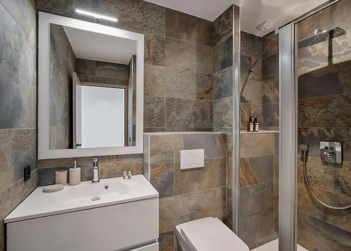 Luxury Penthouse - Panoramic Views, Indoor Fireplace, Extraordinary Terrace Διαμέρισμα